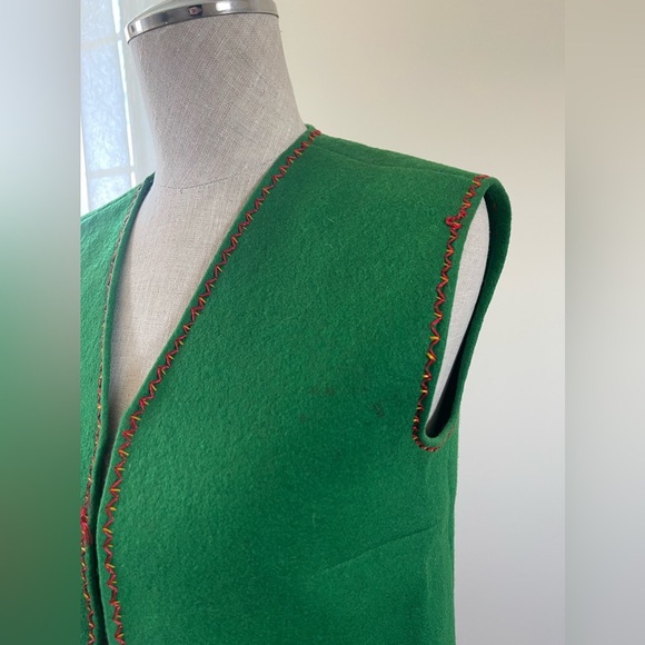 Vintage Hungary handmade embroidered floral vest small - Picture 3 of 11